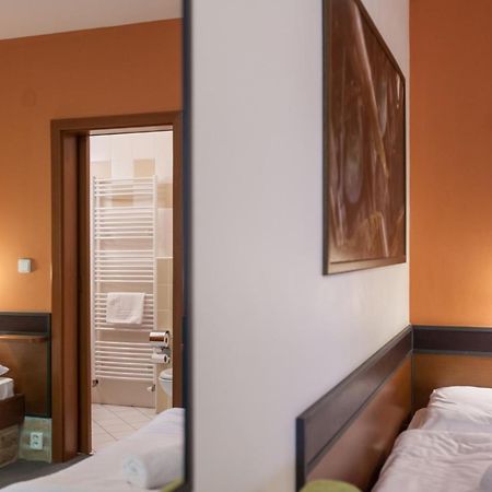 Hotel Vinar - Bed & Breakfast Kurdějov Eksteriør bilde