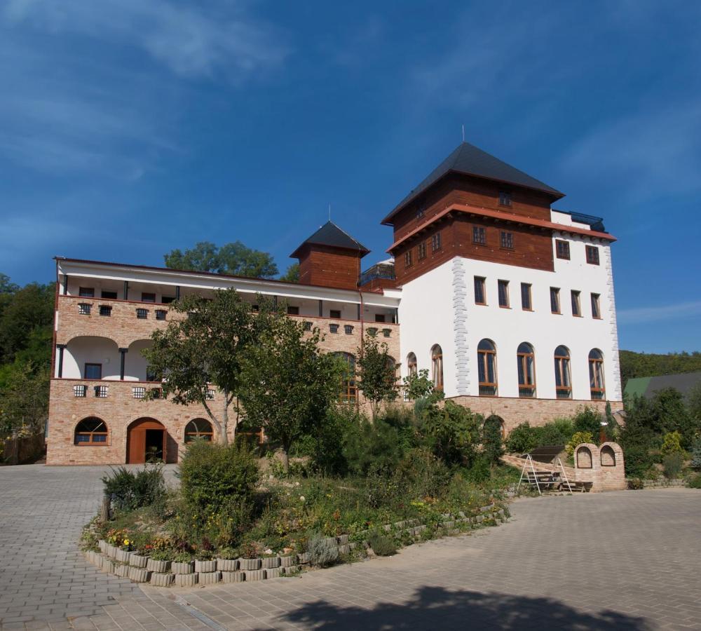 Hotel Vinar - Bed & Breakfast Kurdějov Eksteriør bilde