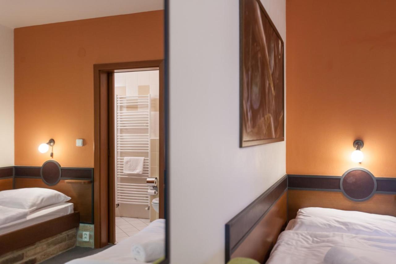 Hotel Vinar - Bed & Breakfast Kurdějov Eksteriør bilde