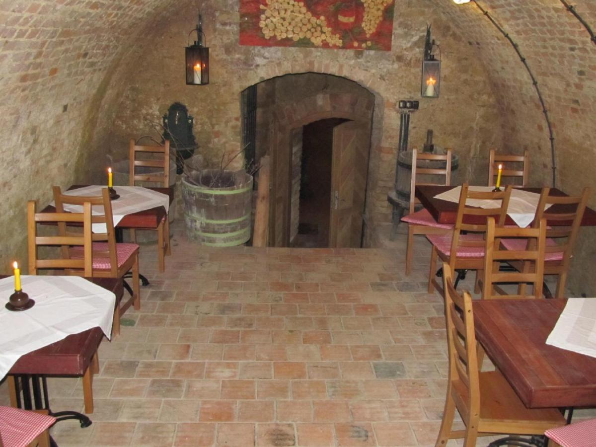 Hotel Vinar - Bed & Breakfast Kurdějov Eksteriør bilde