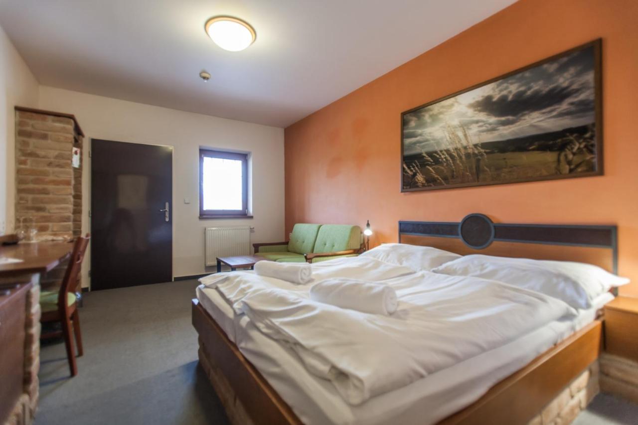 Hotel Vinar - Bed & Breakfast Kurdějov Eksteriør bilde
