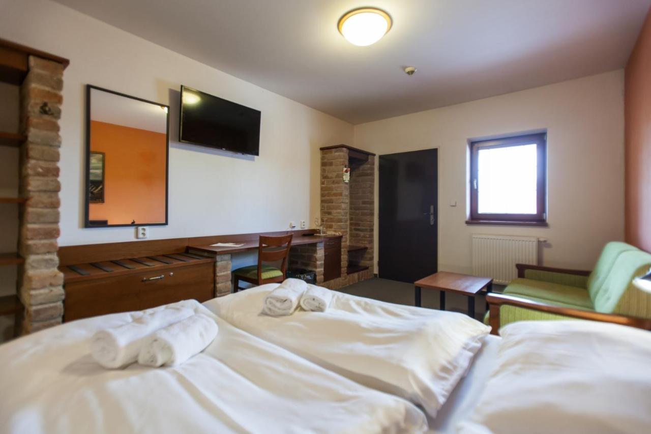 Hotel Vinar - Bed & Breakfast Kurdějov Eksteriør bilde
