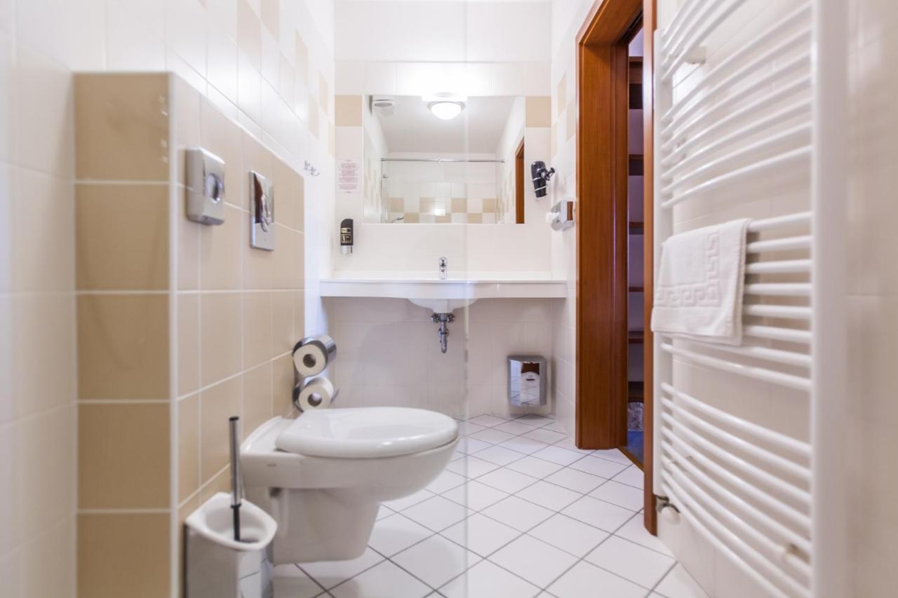Hotel Vinar - Bed & Breakfast Kurdějov Eksteriør bilde